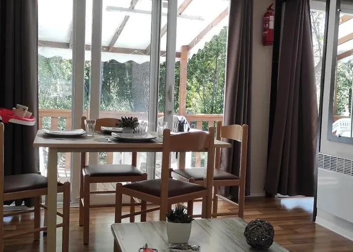 キャンプ場 Parc Des 7 Fonts